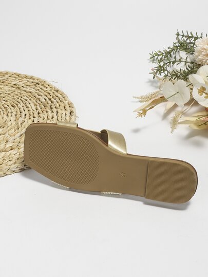 2025 Nouvelles sandales plates à bout carré mode femme, glissières blocs de couleurs or simples et décontractées pour vacances, tenues printemps-été