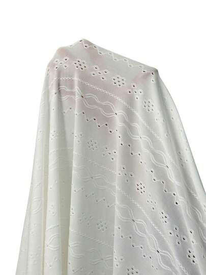 Privé Robe élégante blanche texturée pour femmes grandes tailles avec manches à volants et profil long, convient pour les rendez-vous, la saison des mariages, les voyages de printemps/été