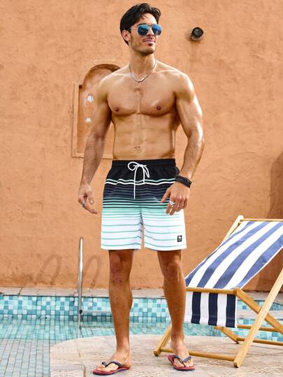 Manfinity KASUA Maillots de bain à cordon de serrage avec motif rayé et patchs pour hommes, pour la plage, les vacances, les vêtements de plage pour hommes, maillots de bain à cordon de serrage pour hommes, pantalons de plage, maillots de bain rayés