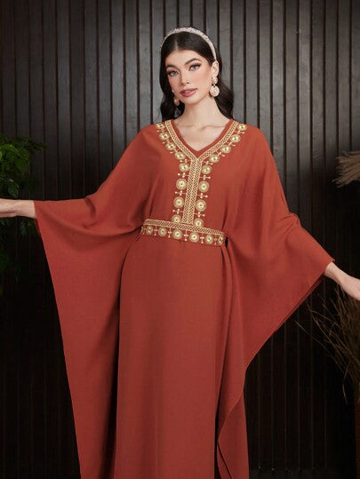 Al Najma Robe À Manches Chauve-souris Pour Femme Avec Design Brodé