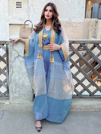 Al Najma Robe à col en V avec panneau brodé color block et manches chauve-souris décorées de franges Abaya, mode musulmane Abaya pour usage casual/festival/rassemblement/voyage