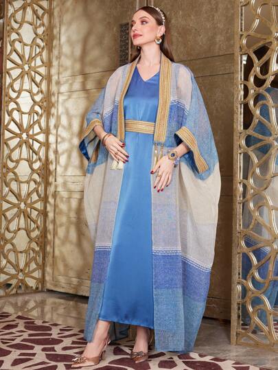 Al Najma Robe à col en V avec panneau brodé color block et manches chauve-souris décorées de franges Abaya, mode musulmane Abaya pour usage casual/festival/rassemblement/voyage