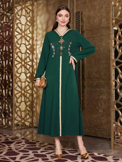 Layrah Robe À Capuche Pour Femme Avec Décor En Strass, Ceinture Tissée Et Design De Patchwork