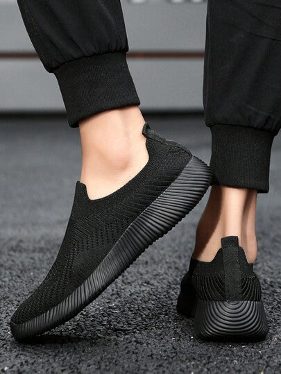 Nouvelles baskets chaussettes à enfiler en maille respirante pour femmes, chaussures légères de sport décontractées transfrontalières