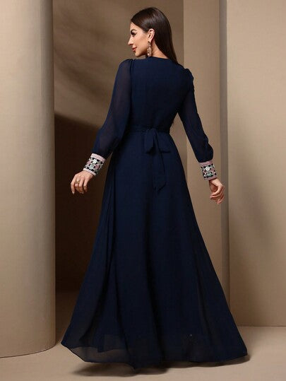Robe Abaya Kaftan pour femmes avec broderie florale et patchwork, manches longues, style modeste, robe arabe pour le printemps, les vacances et l'automne