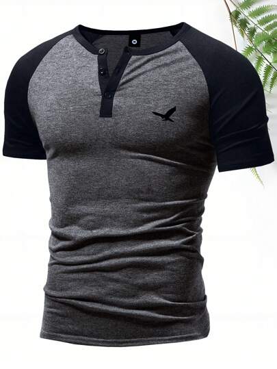 Nouveau T-shirt homme manches courtes décontracté avec encolure Henley, short à imprimé style américain pour les voyages/vacances/camping en plein air