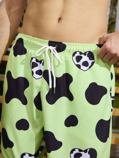 Manfinity KASUA Shorts décontractés de plage pour homme avec design imprimé de cœur et taille avec cordon de serrage, coupe ample