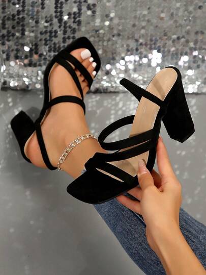 Nouvelles sandales gladiateur pour femmes à talons épais, à bride rétro et à bout carré