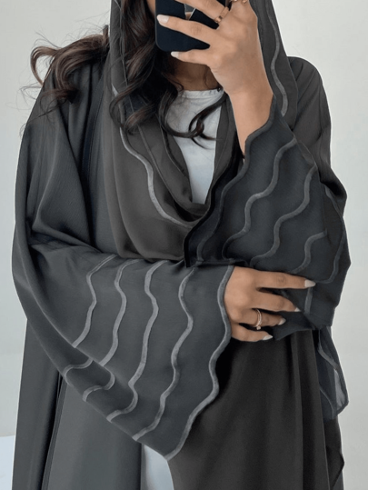Robe grise pour femmes avec veste brodée rayée et foulard printemps automne