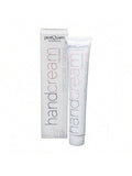 PostQuam Crème Mains Hydratante pour Femme - Aux Vitamines A et E, Extrait de Carotte et Acide Salicylique - Protection Antioxydante et Rajeunissante - Adoucit, Hydrate et Renforce la Peau et les Ongles - Action Anti-Taches et Anti-Âge - Conteneur de 60 M
