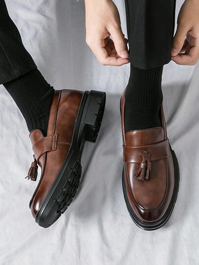 Chaussures habillées à semelle épaisse avec gland pour hommes - Mocassins habillés noirs à enfiler pour marié, mariage et coiffeur