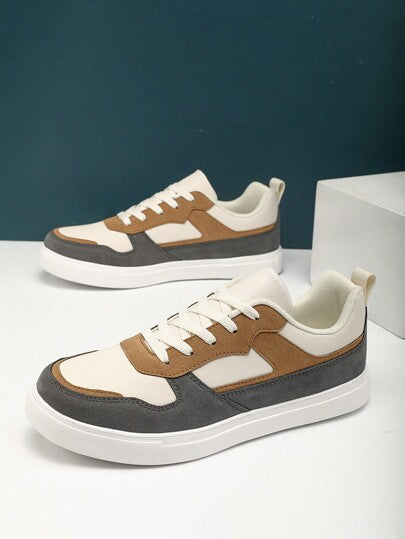Chaussures de sport à lacets antidérapantes avec lettres gaufrées et blocs de couleur pour hommes, chaussures de tennis pour activités de plein air, pour tenue en jean