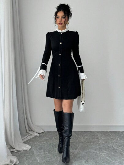 Elenzga Robe noire et blanche courte avec bouton magnétique en nœud papillon et collier pour l'hiver