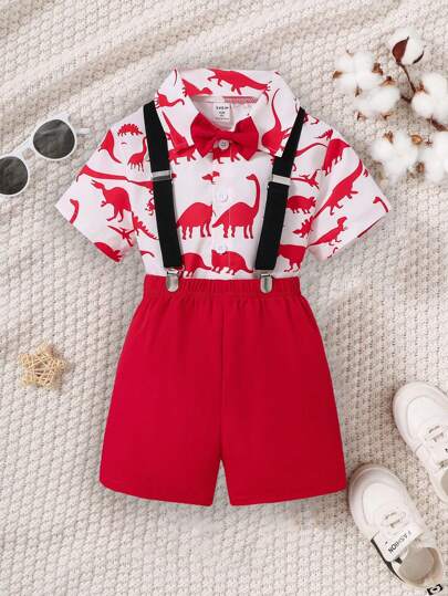 2 pièces Ensemble de chemise à manches courtes et short avec motif de dinosaure, nœud papillon et bretelles noires pour jeune garçon décontracté chic, convient pour les occasions quotidiennes, scolaires et d'été