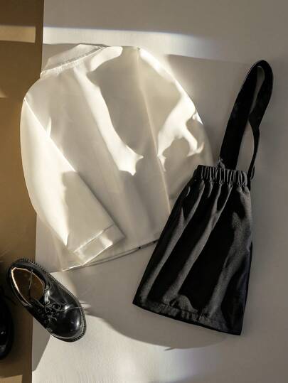 2 pièces Ensemble tenue de jeune garçon de type gentleman - Chemise blanche classique associée à des salopettes courtes avec nœud papillon mignon, look élégant et confiant pour les enfants, adaptée aux anniversaires, rassemblements familiaux, activités sc
