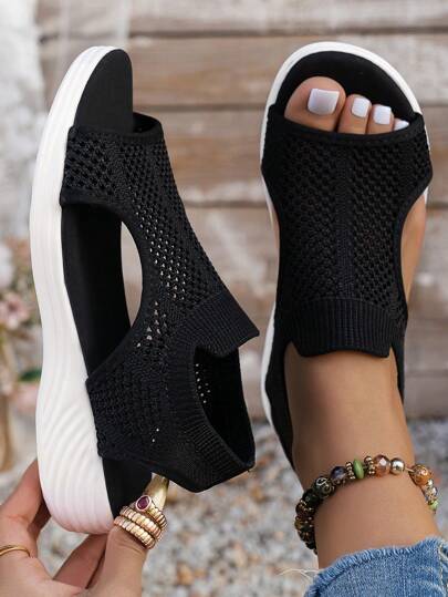 Sandales de sport pour femmes grandes tailles, sandales en maille légères, confortables et à enfiler, polyvalentes (taille petite)