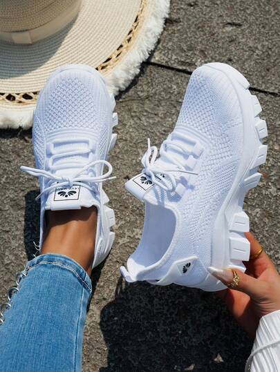 2025 Baskets décontractées mode femmes, chaussures de sport légères basses à lacets pour toutes les saisons, avec semelle intérieure amortissante en EVA et semelle en PVC, couleur unie, bout plat, lavage en machine