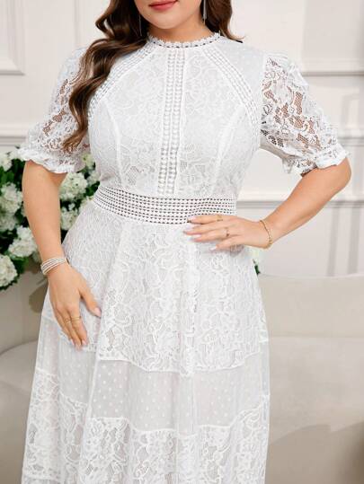 Reflora Robe midi en dentelle blanche pour femmes de grande taille, robe élégante à manches courtes pour l'été. Robes d'été pour femmes, robes blanches, robes d'été pour femmes de grande taille, robes élégantes et classiques de grande taille, robes fluide