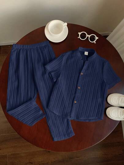 2 lots de vêtements de sport décontractés pour jeunes garçons, avec une chemise à col montant et un pantalon en tissu texturé. Convient pour les tenues de jeunes garçons, pour les fêtes d'anniversaire, les soirées, les représentations, les mariages, les b