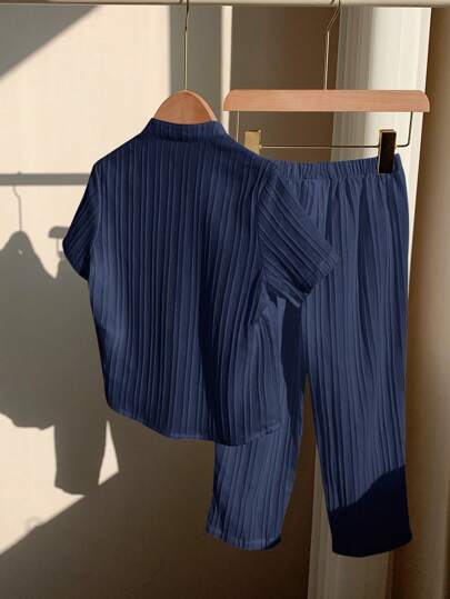 2 lots de vêtements de sport décontractés pour jeunes garçons, avec une chemise à col montant et un pantalon en tissu texturé. Convient pour les tenues de jeunes garçons, pour les fêtes d'anniversaire, les soirées, les représentations, les mariages, les b
