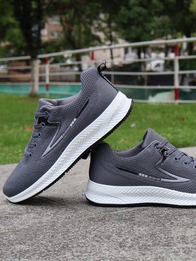 Chaussures de sport respirantes d'été pour hommes, chaussures décontractées légères antidérapantes, style polyvalent 2026 nouveau, maille résistante aux odeurs