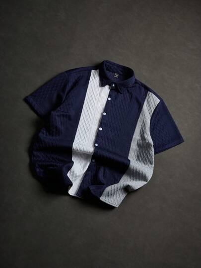 Manfinity Homme Chemise décontractée d'été pour hommes à manches courtes avec bloc de couleurs texturé. Chemises boutonnées agréables pour hommes. Chemises boutonnées rétro pour hommes.