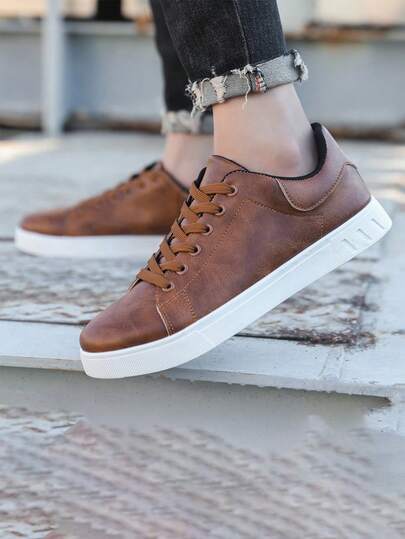 Chaussures d'été décontractées et respirantes pour hommes, baskets marron de haute qualité, chaussures d'affaires décontractées confortables, convenant aux jeunes pour les tenues d'été décontractées, les activités de plein air, les voyages ou comme cadeau