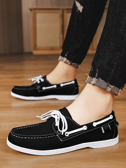 Mocassins décontractés pour hommes, avec un schéma de couleurs minimaliste, à la fois à la mode et polyvalents. Coupe slim, il est recommandé de choisir une demi-pointure au-dessus pour un ajustement confortable et décontracté.