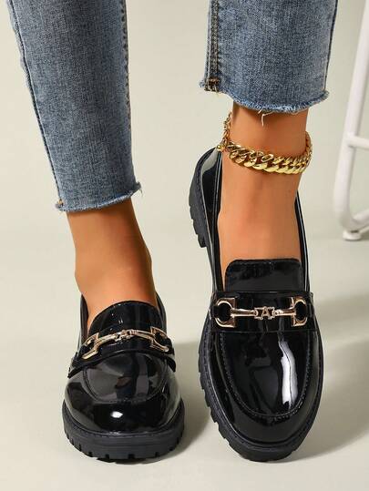 Chaussures mocassins style collégien brillant, légères et respirantes, à enfiler, à talon épais, coupe affinante, avec boucle métallique, style slouchy, pour printemps, automne et toutes saisons
