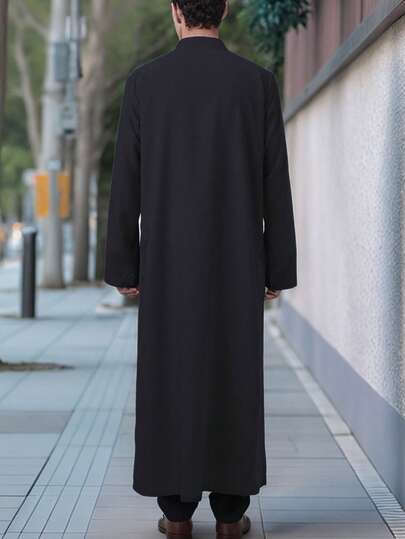Robe arabe à col montant et manches longues de couleur unie pour hommes