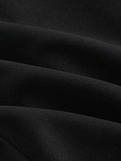 Robe à manches évasées en maille contrastée, col roulé noir unicolore, double boutonnage, manches longues, robe trapèze avec nœud dans le dos. Couleur: noir. Convient pour la rentrée scolaire, les occasions automnales/hivernelles, les occasions décontract
