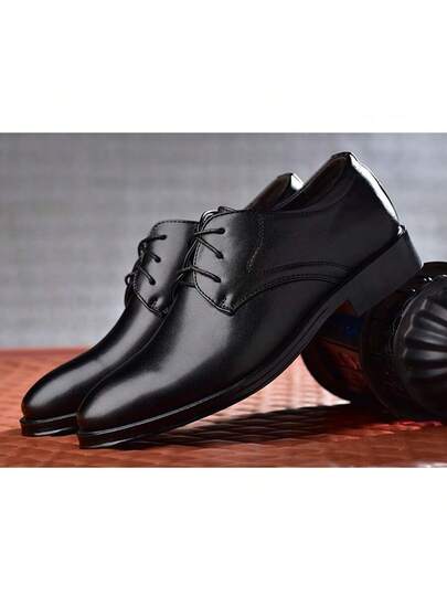 Nouvelles chaussures formelles d'affaires pour hommes, chaussures décontractées polyvalentes à lacets classiques (la taille est grande d'une demi-taille)