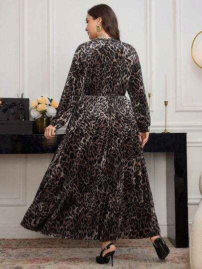 Modelyn Robe maxi élégante et romantique avec imprimé floral en velours, col en V croisé et taille cintrée, taille grande