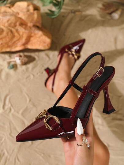 Talons hauts élégants à bride réglable et bout pointu pour femmes, 9 cm, boucle métallique, matériau PU miroir, rouge vin, convient pour le port quotidien, les fêtes, les rendez-vous, talons bordeaux