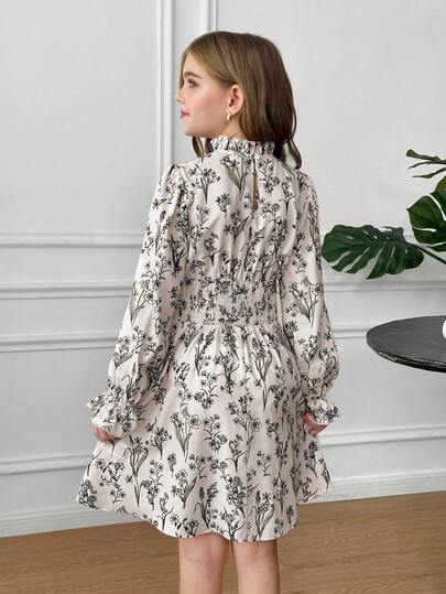 1 pièce Robe à ligne A noire à imprimé floral élégante et mignonne avec encolure carrée, robe longue à manches longues élégante. Idéale pour les fêtes d'anniversaire, les vacances, le port et quotidien au printemps, en automne et en hiver, pour Noël. Asso