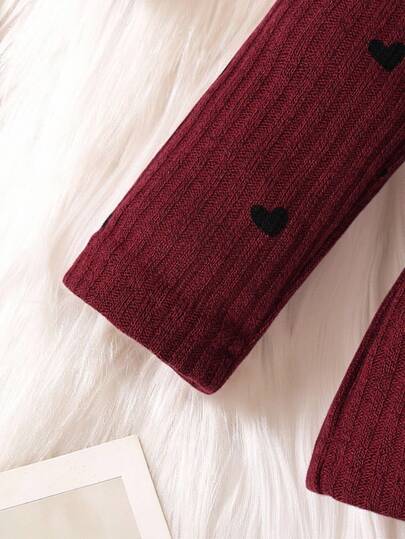 Ensemble 2 pièces de Top à manches bouffantes en tricot avec imprimé cœur brun doux et nœud noir, assorti à un pantalon skinny noir avec nœud, adapté pour les sorties, le casual, les sports, les fêtes de Noël, pour nouveau-nés en automne/printemps