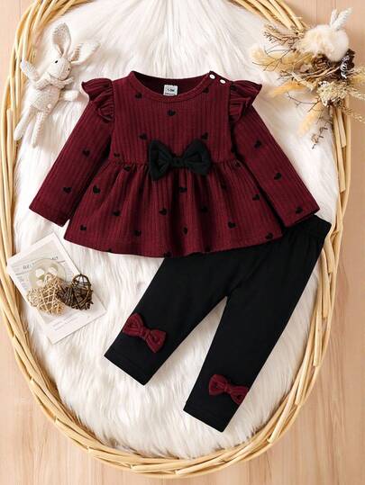 Ensemble 2 pièces de Top à manches bouffantes en tricot avec imprimé cœur brun doux et nœud noir, assorti à un pantalon skinny noir avec nœud, adapté pour les sorties, le casual, les sports, les fêtes de Noël, pour nouveau-nés en automne/printemps