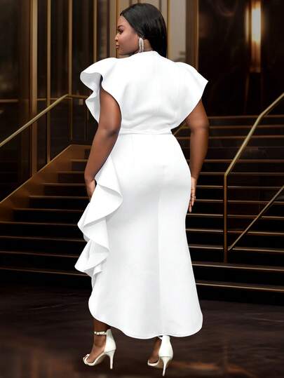 Robe d'été blanche élégante style mariée grande taille, manches courtes, fente, ourlet à volants, convient pour invitée de mariage, enterrement de vie de jeune fille, vacances, anniversaire