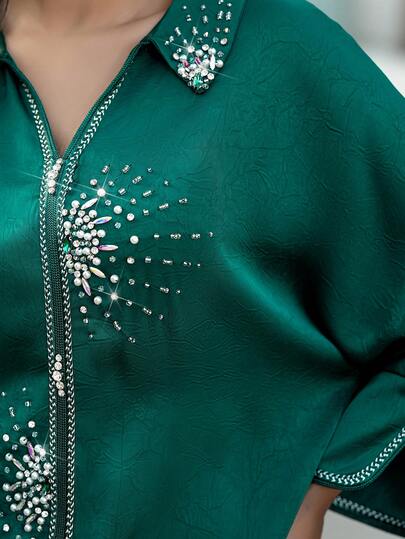 Layrah Robe arabe en satin vert faite à la main avec perles