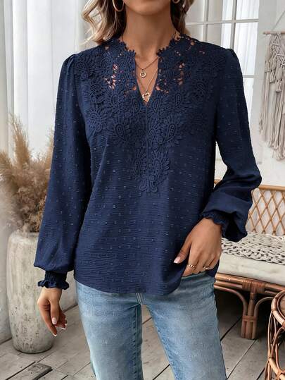 Blouse élégante femme avec empiècement dentelle, col en V et manches bouffantes, couleur unie, pour l'automne