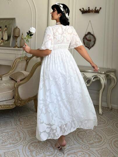 Vibekara Robe longue élégante à col en V, taille froncée, manches à volants en dentelle française florale en mousseline de soie. Convient pour les invités de mariage, les demoiselles d'honneur, les grandes tailles
