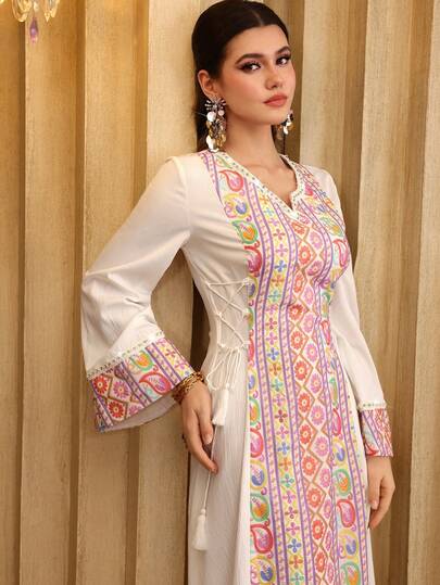 Al Najma Robe longue maxi avec empiècement en ruban perlé, col en U et franges, style traditionnel turc et arabe
