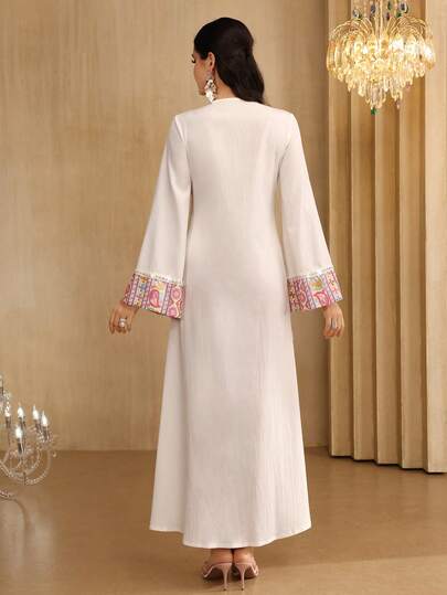 Al Najma Robe longue maxi avec empiècement en ruban perlé, col en U et franges, style traditionnel turc et arabe