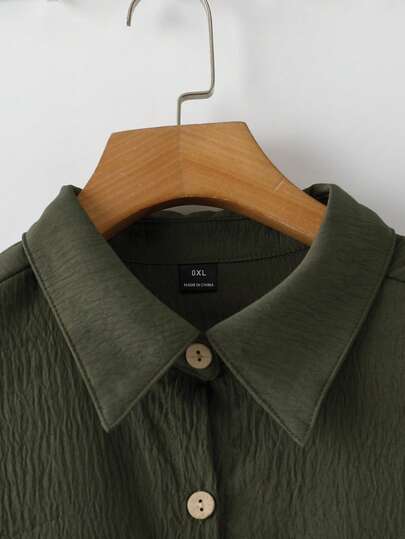 Linhara Ensemble 2 pièces grande taille pour femme, chemise d'été décontractée vert olive à manches courtes avec boutons devant et texture effet lin, et pantalon ample à taille élastique pour vacances