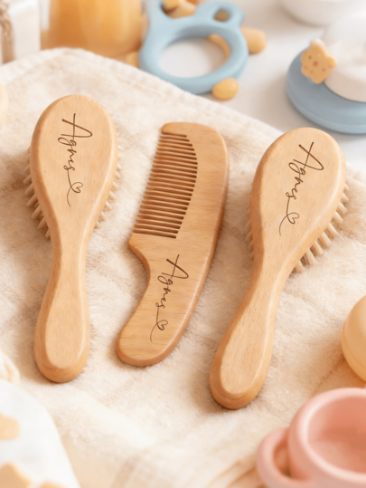 3 pièces Set de brosse et peigne personnalisé pour nouveau-né, cadeau parfait pour la baby shower, anniversaire de bébé, design moderne gravé, convient pour l'anniversaire, la Saint-Valentin, la fête des mères, l'anniversaire, la fête des enfants, la fête