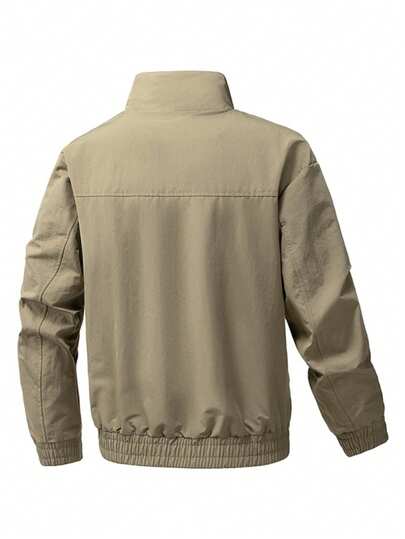 1 pièce Veste pour hommes, style décontracté à col montant, style utilitaire, en tissu polyester tissé, coupe ample affinante avec design multi-poches, style décontracté américain rétro, convient pour les déplacements quotidiens, porter au printemps et à