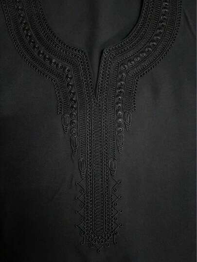 Nouvelle arrivée Robe arabe de style marocain à manches courtes brodée pour hommes musulmans, convient pour le port quotidien et les cadeaux