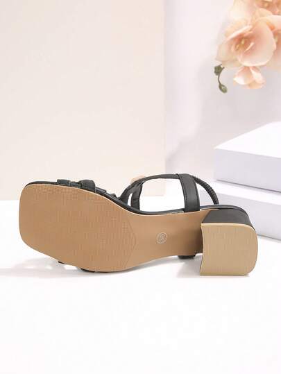 2026 Nouvelles sandales à talons épais pour femmes, chaussures d'été avec boucle métallique dorée et bout carré, convenant aux rassemblements décontractés au bureau, coloris noir & blanc, mules confortables à semelle souple antidérapante, pantoufles de pl