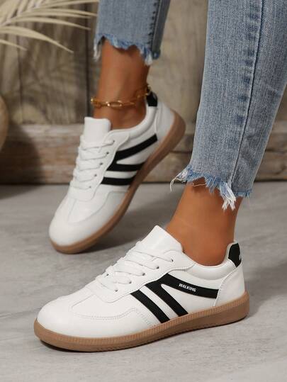 Nouvelles chaussures décontractées pour femmes, motif géométrique, baskets blanches basses à lacets de style sportif, baskets confortables et polyvalentes à la mode