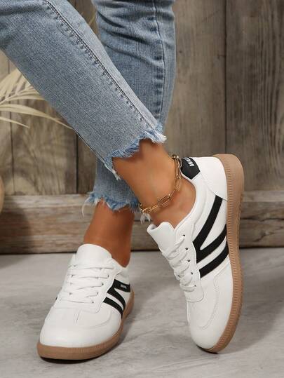 Nouvelles chaussures décontractées pour femmes, motif géométrique, baskets blanches basses à lacets de style sportif, baskets confortables et polyvalentes à la mode